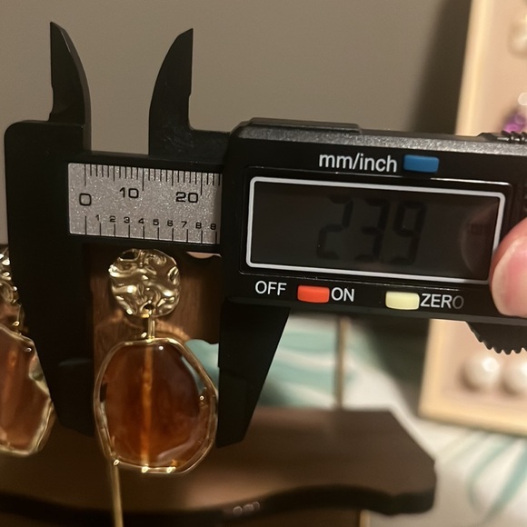 Millard-Inspired Coffee Vintage Gold Earrings - Picture 5 of 8